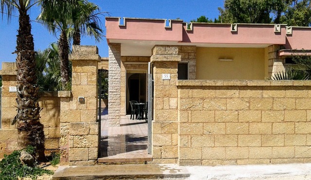 Independent villa 700mt from the sea