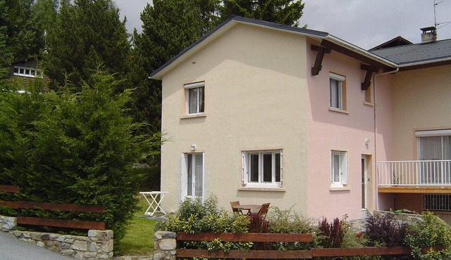 Independent single storey studio in Villa.