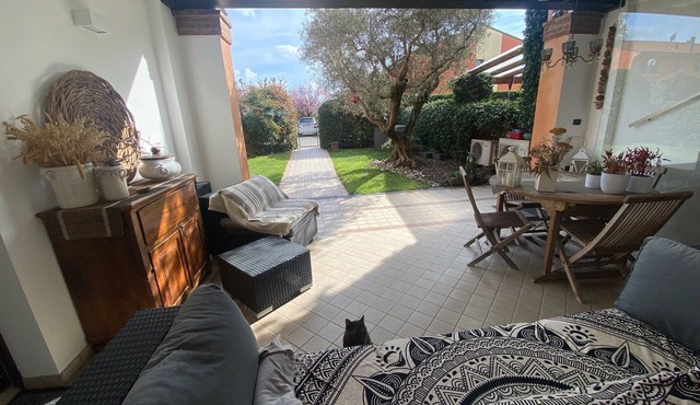 Independent apartment with large parking area