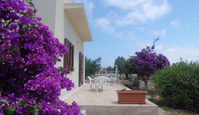 independent 500 from the sea, with fenced land on 4 sides quiet and privacy