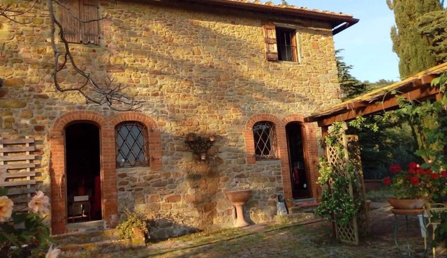 Independent farmhouse from the 1200s, use exclusive, Chianti 20km from Florence