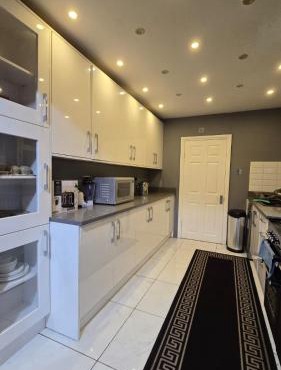 Independent specious 5 BHK with 3 bathrooms with Toilet