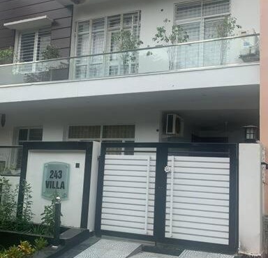 Independent villa