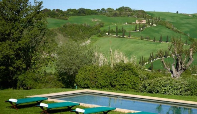 Independent villa set in the most beautiful frame of Val d'Orcia
