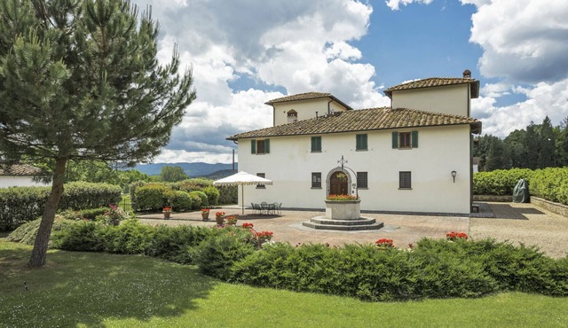 Independent Villa with pool inside a big luxury estate with other villas