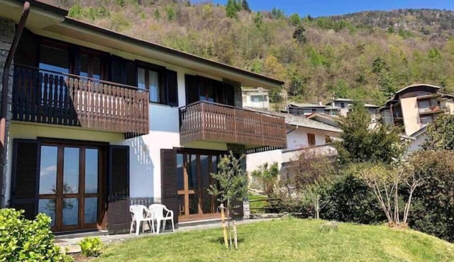 Independent villa with garden and great view