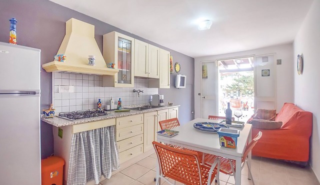 Independent villa with beautiful furnished garden September 280Euro week