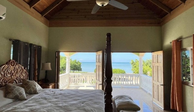Indigo Beach Villa - Black River