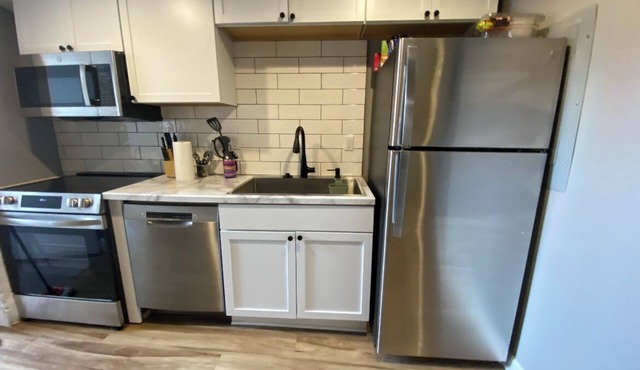 Individual rooms. Shared space 8 minutes from airport