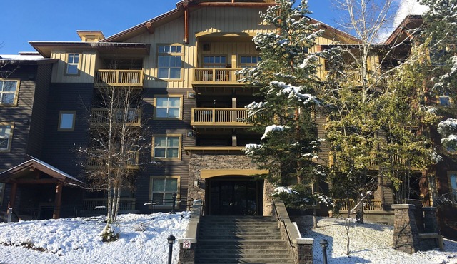 Individual, Spacious, One Bedroom Condo in Upper Village Close to Slopes
