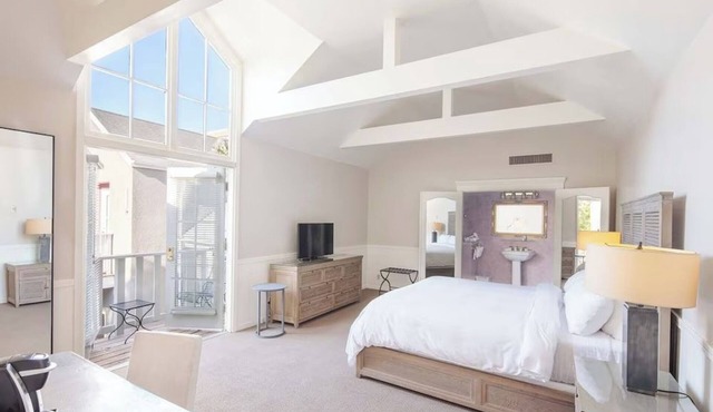 Indulge in a Two Refined Junior Suite Near Fine Dining + Santa Rosa Shops
