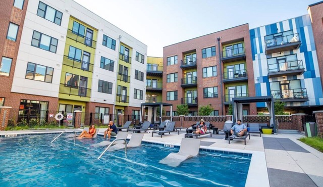 Indy Downtown Comfort—Free Parking & Modern Style