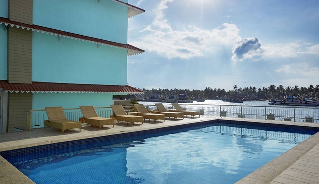 Indy Waterfront Resort