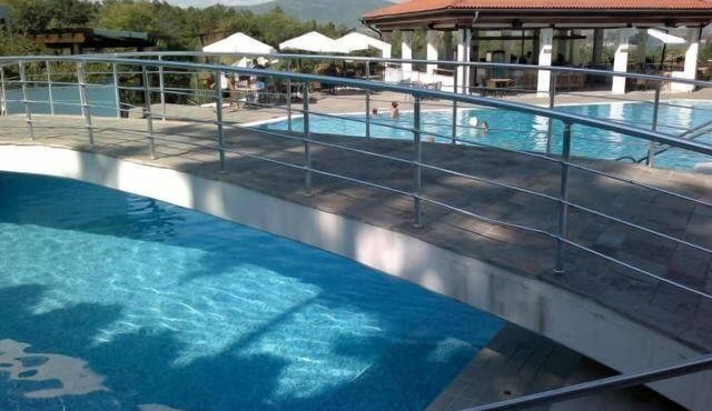Infinity pool apartment