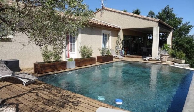 Infinity pool