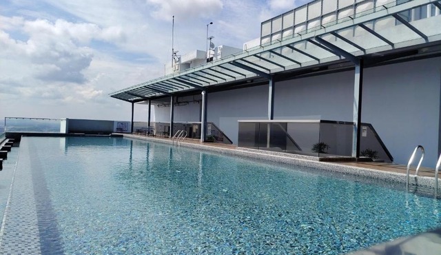 Infinity Pool Seaview Malacca 2-6 pax 5minJonker