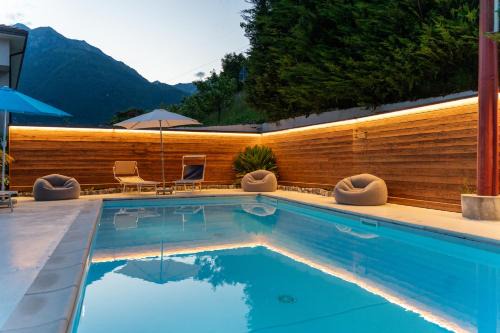 Infinity View Garda Lake con Piscina Panoramica e Vista Lago a Tenno