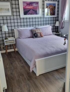 Innisfail Edi - double room with private bathroom