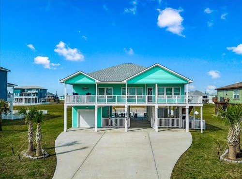 InstaAhhh | Private Pool | Pet Friendly Oasis | Steps to Beach