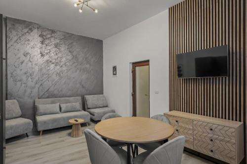 Interbelic Villa close to Old Town