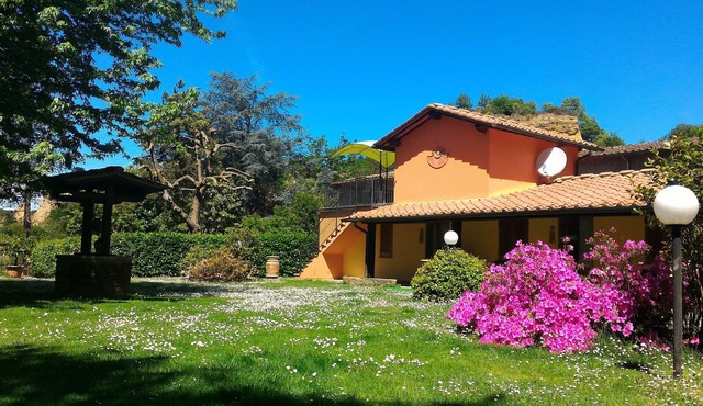 Intero Agriturismo riservato: giardino e piscina di acqua salata tutta per voi