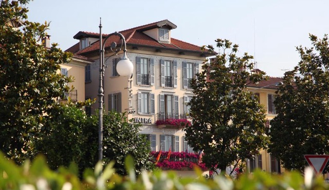 Intra Hotel