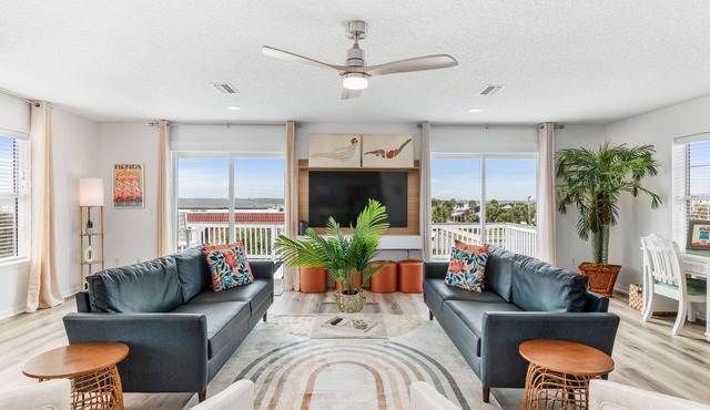 Intracoastal Home: Pool, Hot Tub & Arcade