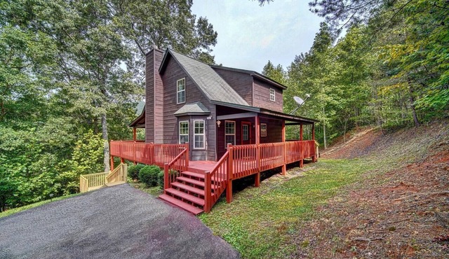 Intro Rate Fantastic mountain views from the deck with Hot Tub, Fire Pit