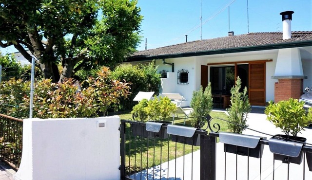 Inviting Porto Santa Villa for 6