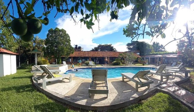 Inviting 14-bed Villa, Sleeps 29, Parking
