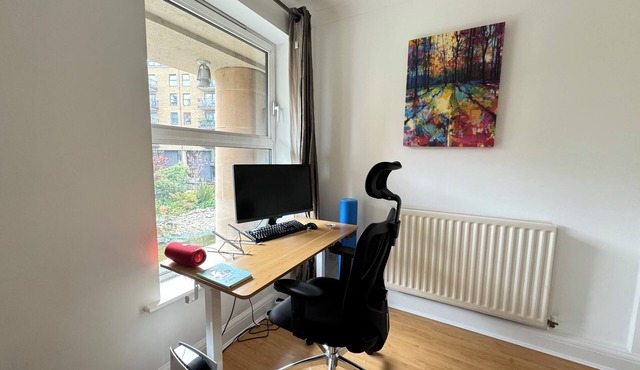 Inviting 2BD Flat with Gym, 8 Mins to Tower Bridge