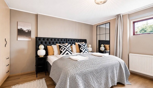 Inviting 2BR Haven in the Heart of the Suburbs