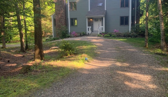 Inviting 3 Bedroom Mid-Century Modern in Canton, CT