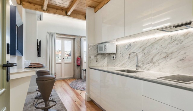 Inviting Central Flat w/Terrace by PortoDreamStays