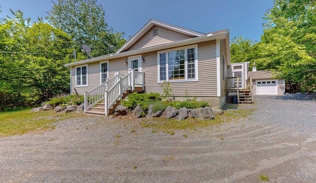Inviting dog-friendly home with firepit & Ping-Pong - near Acadia National Park