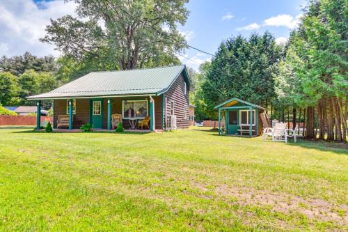 Inviting Peru Cabin w/Patio, Grill & River Access