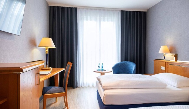 Inviting Space w/Relaxing Comfort Perfect for Leisure Stays Near Attractions