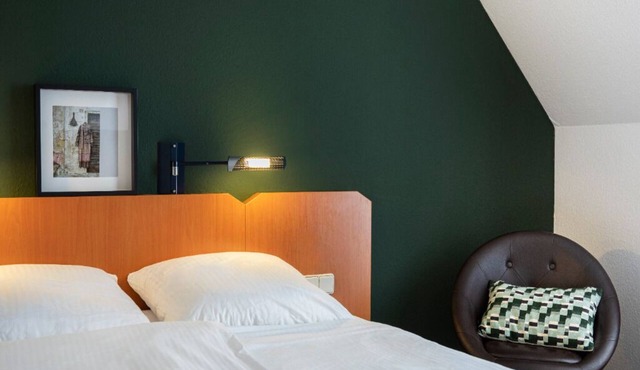 Inviting Stay Steps from Heppenheim's Picturesque Market - Perfect for Adventure