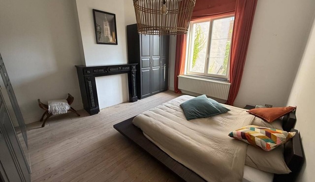 Inviting two bedroom suite with private bathroom and speed wifi in city centre