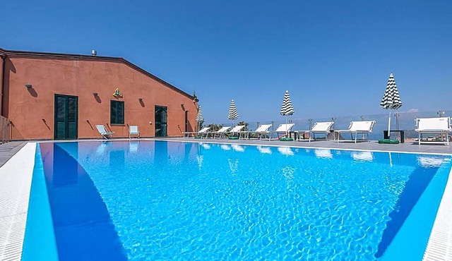 Inviting vacation apartment near the sea on the north coast of Sicily.