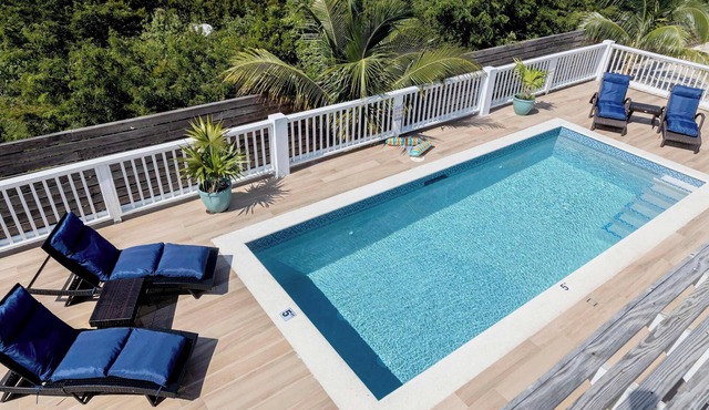 Inviting Villa, Shared Pool & Easy Beach Access