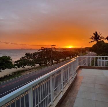 Ipê Amarelo - Frente ao Mar na Praia de Meaípe, Guarapari