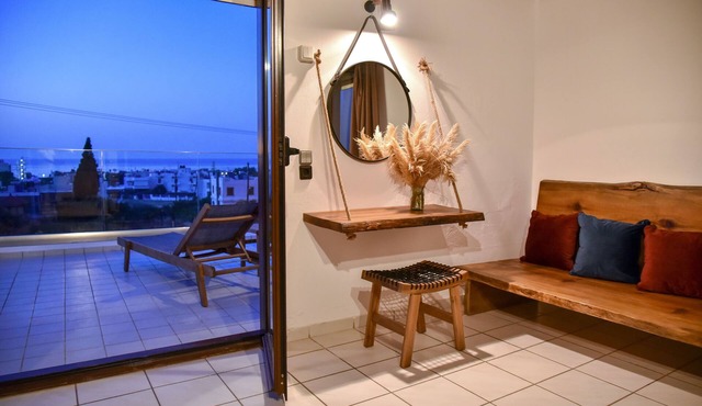 Iraklis Studios & Apartments