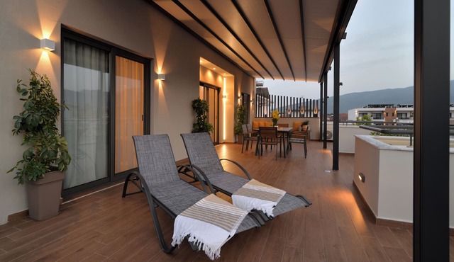 Irida Apartments
