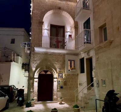 Iris Apartments
