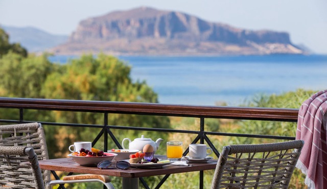 Iris Beach Hotel