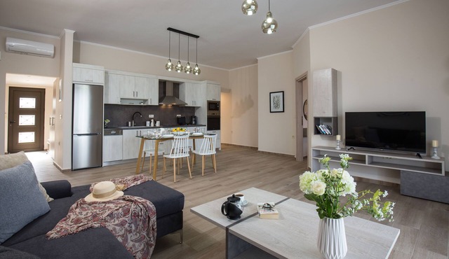 Iris holiday house is brand new, equipped with all the modern amenities!