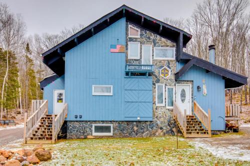 Iron River Retreat w/Sauna: Walk to Ski Brule!