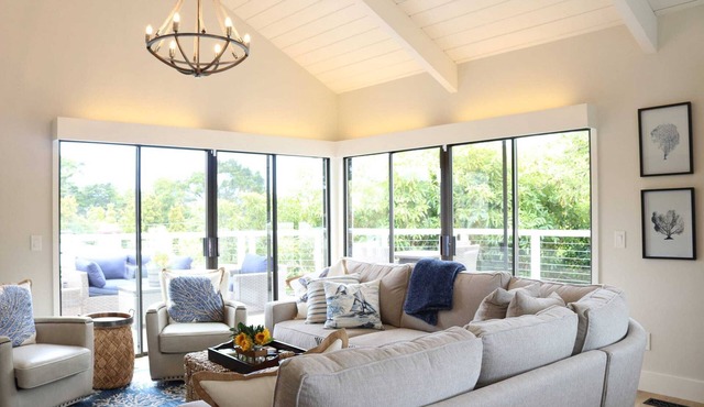 Isabella: Beautifully Remodeled Home Two Blocks from Carmel Beach