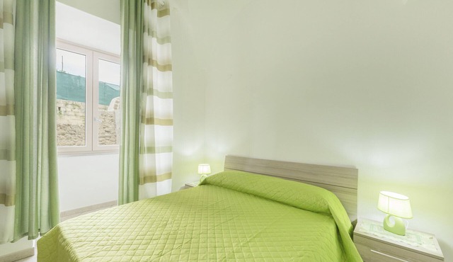 Isba Da Procida - Two Bedroom Apartment, Sleeps 5
